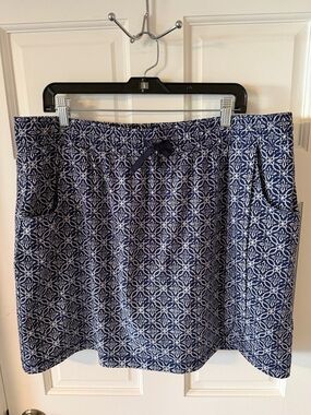 T by Talbots Blue & White Medallion
Print Faux Wrap Skort Size 2X